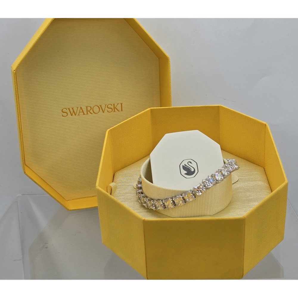 In Gift Box SWAROVSKI Brand 5599202 White Sparkle Crystal Millenia Bracelet